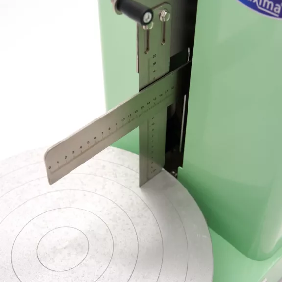 Maxima Tortadíszítő gép - Ø 36.4cm - zöld – 09381201 Maxima Tortadíszítő gép - Ø 36.4cm - zöld – 09381201
