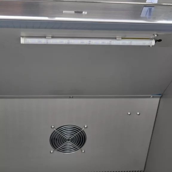 Maxima Hűtőszekrény - 600L - 3 állítható polc (2/1 GN) - Rozsdamentes Acél - Üvegajtóval – 09400001 Maxima Hűtőszekrény - 600L - 3 állítható polc (2/1 GN) - Rozsdamentes Acél - Üvegajtóval – 09400001