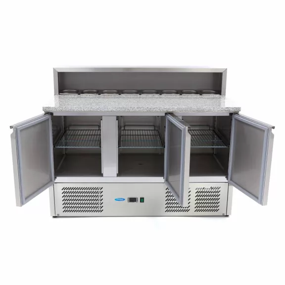 Maxima Pizza előkészítő hűtött munkaasztal - 3 ajtó - 136,5cm - 400L – 09400205